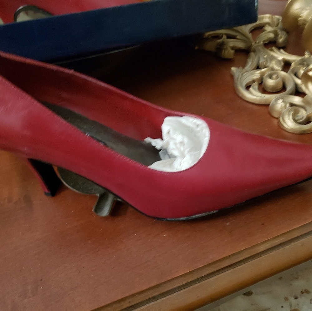 Red Pumps